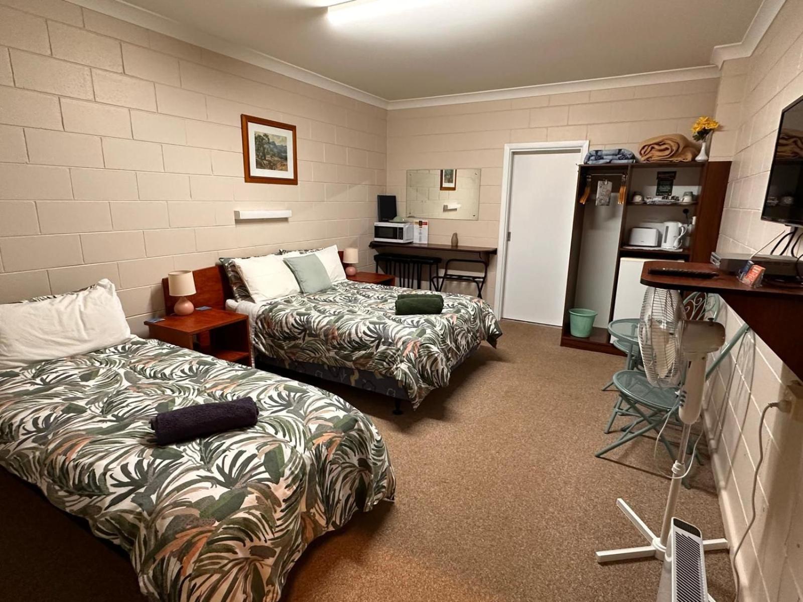 Alpine Country Motel Plus Free Coffee Cooma Exterior photo